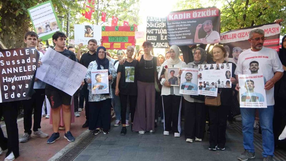 Aileler, kaybettikleri evlatları için yürüdüler