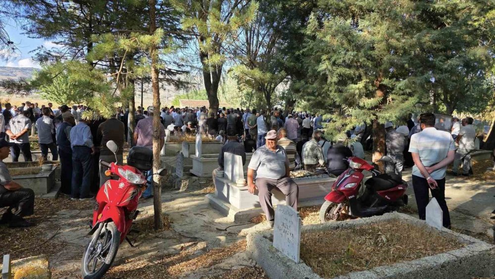 İki ay önce evlenen genç hafız trafik kazasında hayatını kaybetti