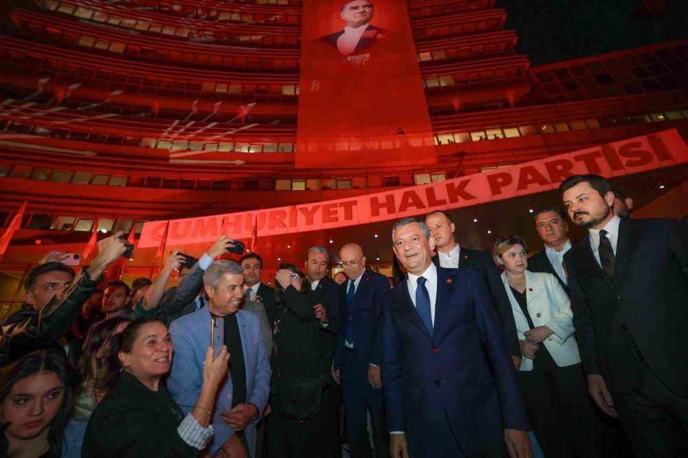 Özgür Özel: Benim İl Başkanım yanımdadır, Özgür Çelik’tir