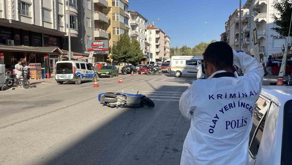 Kahvaltı için ekmek almaya gitti, dönüşte kaza geçirdi: O anlar kamerada