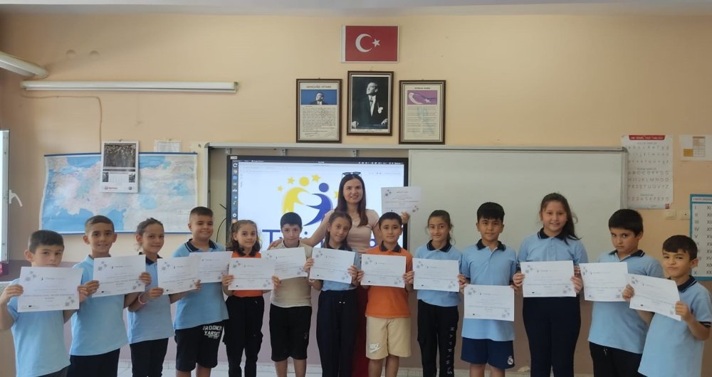 'Küçük Vatandaşlar Kulübü' Projesi Ulusal Kalite Etiketi ile Taçlandı