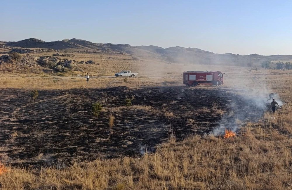 Ateşle oynayan çocuklar yangına neden oldu