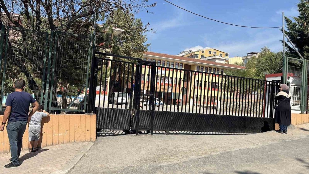 Kantinden ekler yiyen 5 öğrenci zehirlendi