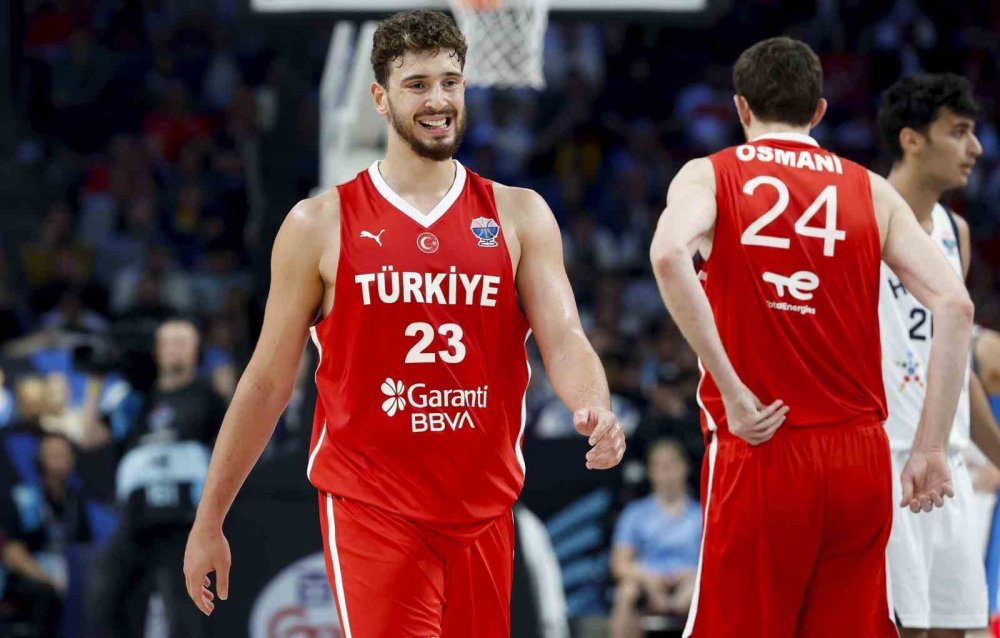 12 Dev Adam adını finale yazdırdı