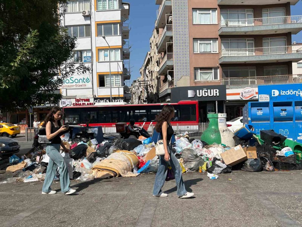 İzmir sokakları Hindistan'a döndü