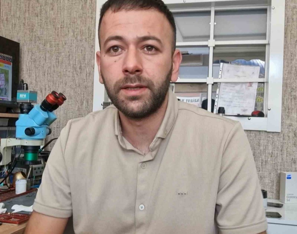 Telefon bataryası bomba gibi patladı