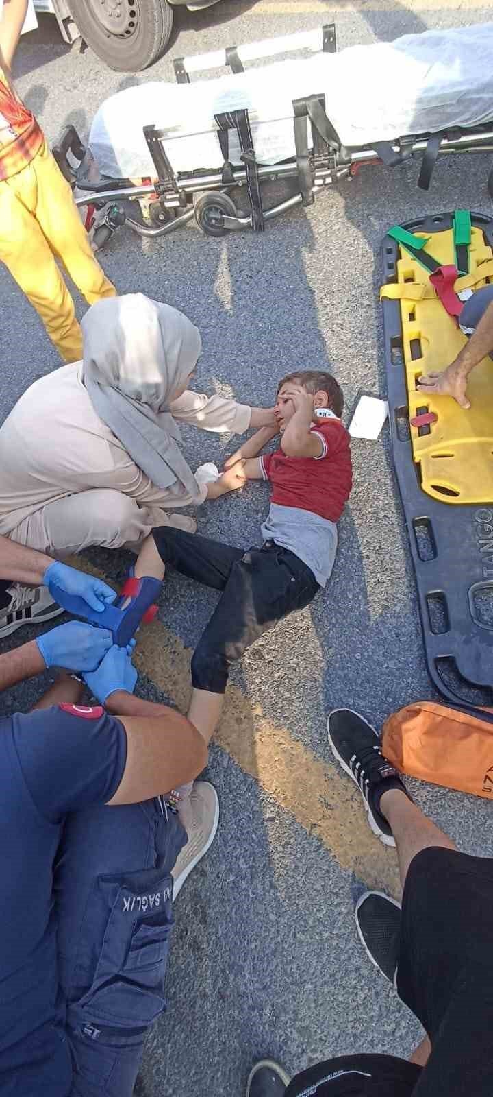 8 yaşındaki çocuğa trafiğe kapalı alanda motosiklet çarptı