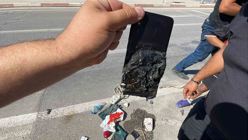 Elektrikli Bisiklette Teknoloji Kazası: Telefon Patladı, Akü Yandı