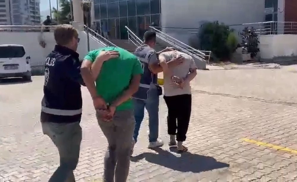 Kameraya el hareketi yaptı polisten karşılığını böyle aldı