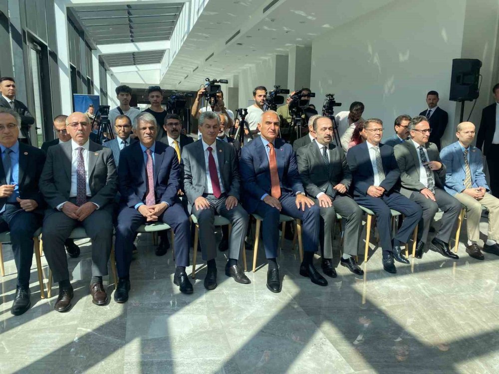 Konya'dan Yükselen Miras: Resimli Türk Abideleri Yeniden Kültür Dünyasında