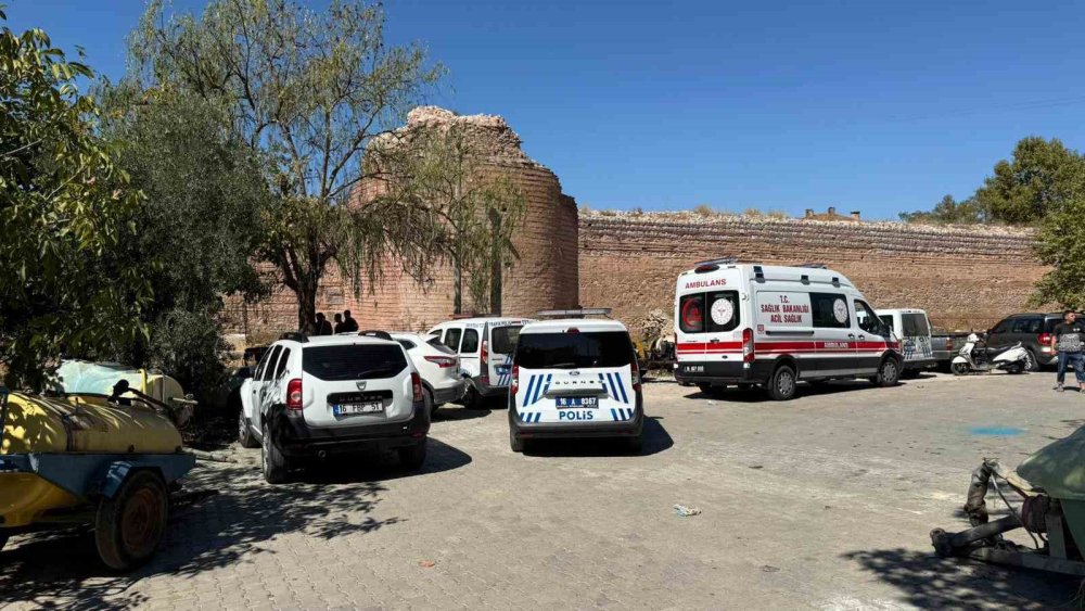 Tarihi surların dibinde ceset bulundu