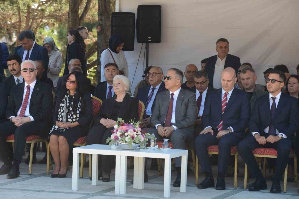 Adnan Menderes ve yol arkadaşları kabirleri başında anıldı