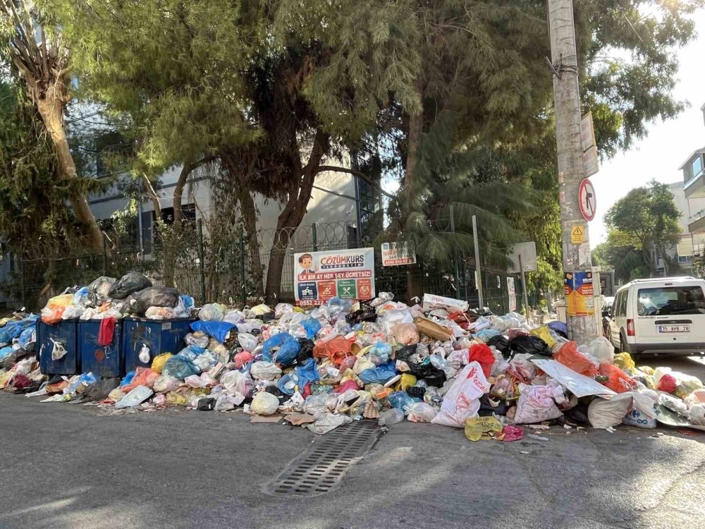 Buca Belediyesi ile işçiler uzlaştı ama çöp dağları yerinde duruyor