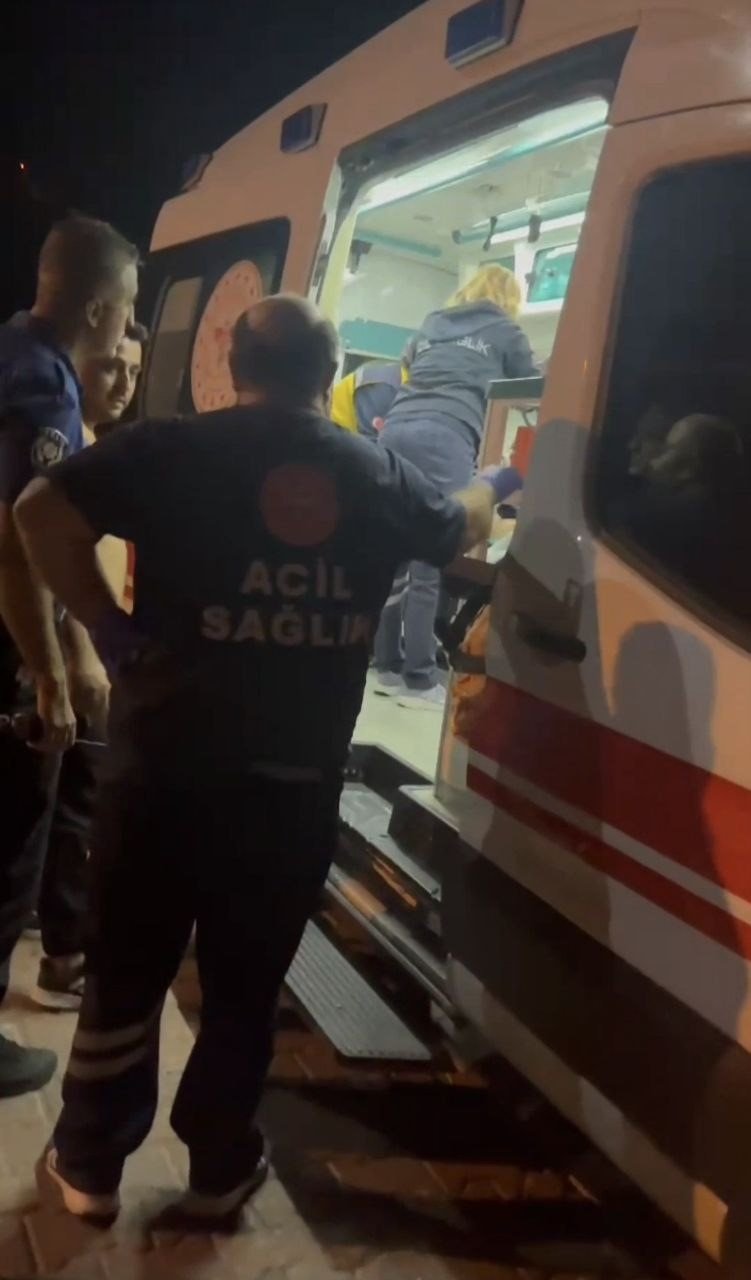 Denizde çığlık seslerini duyan sahile koştu