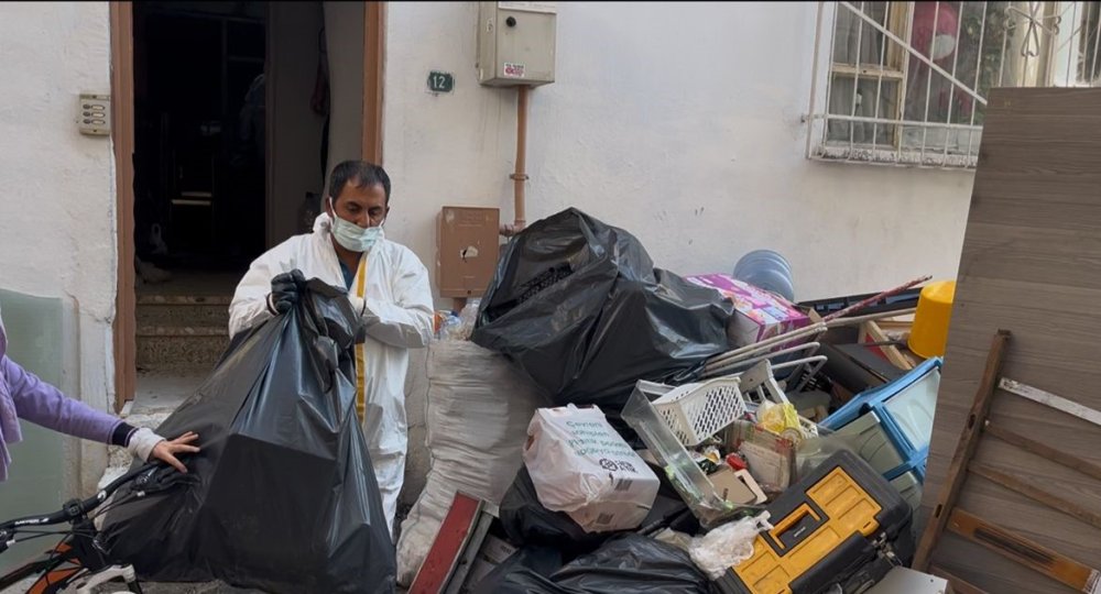 Şikayet edilen evde adım atacak yer bulunamadı