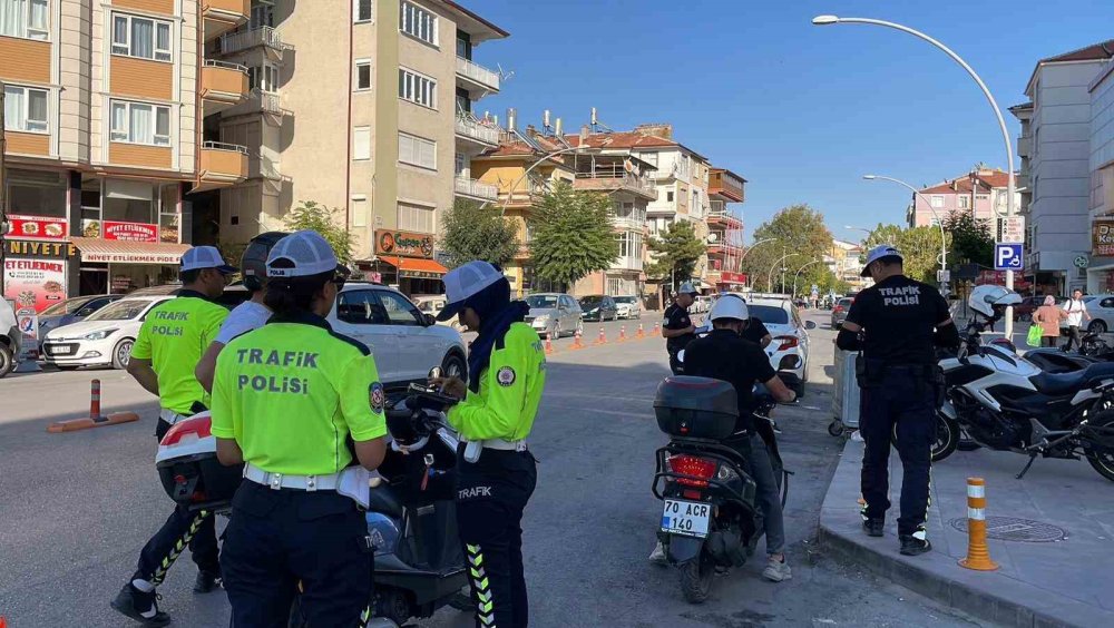 Yayalara yol vermeyen sürücüler cezadan kaçamadı