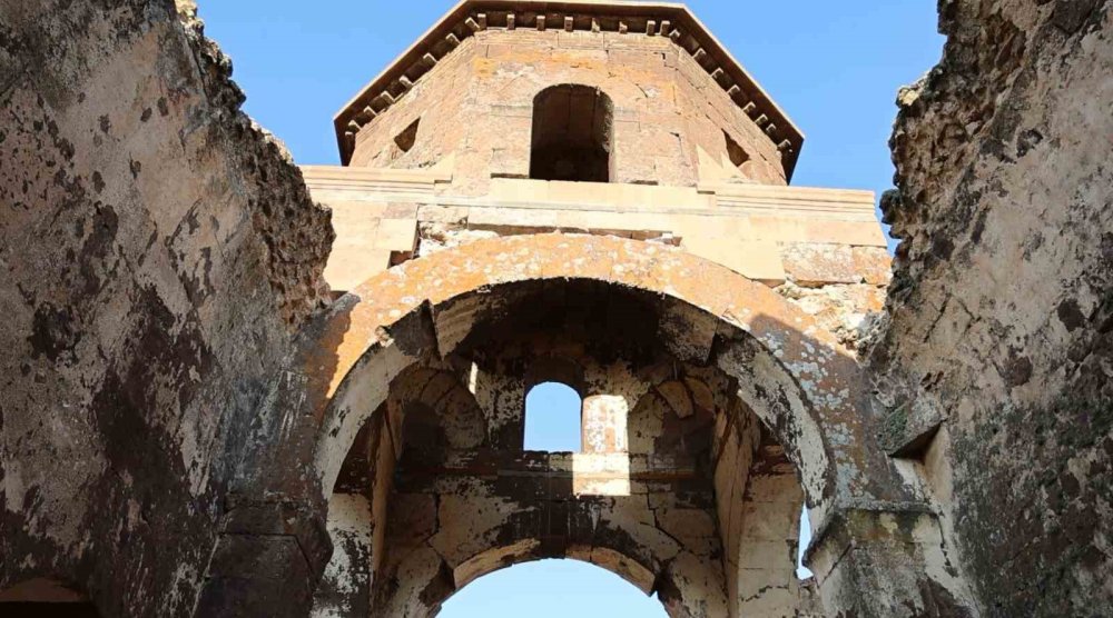 1500 Yıllık Kızıl Kilise, Aziz Gregorius’un İzinde Ziyaretçilerini Ağırlıyor