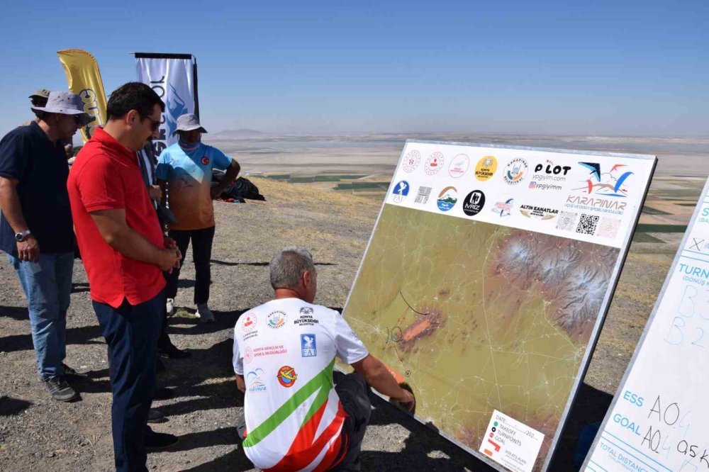 Karapınar, Yamaç Paraşütü Şampiyonalarına Ev Sahipliği Yapıyor