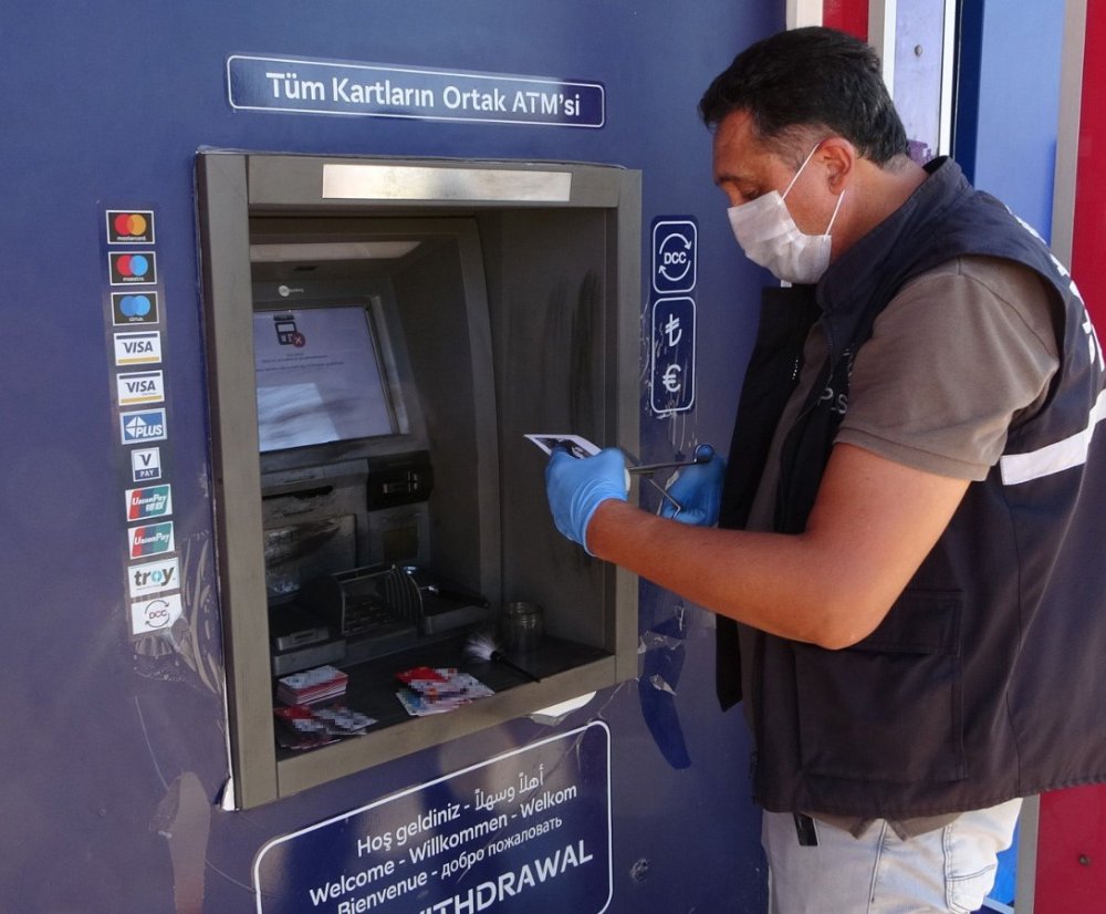 Manavgat'ta ATM'ye Saldırı: İçinden 60 Farklı Banka Kartı Çıktı