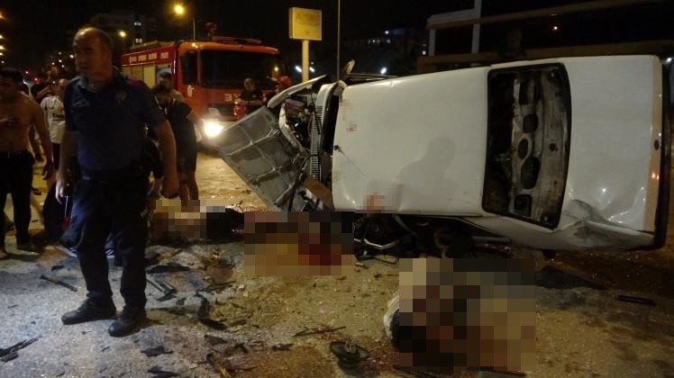 Tofaşlar kafa kafaya çarpıştı, ortalık savaş alanına döndü