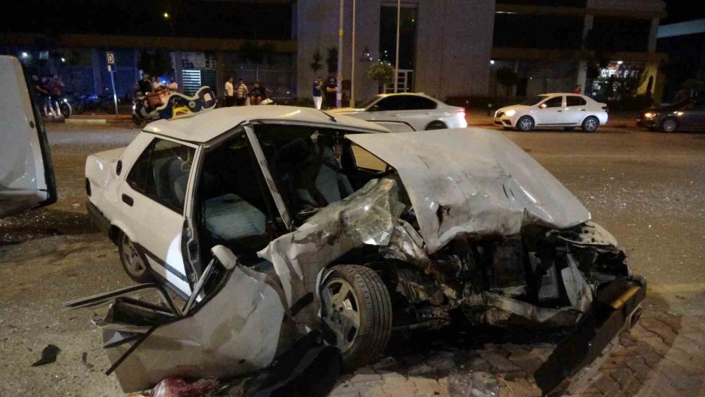 Tofaşlar kafa kafaya çarpıştı, ortalık savaş alanına döndü