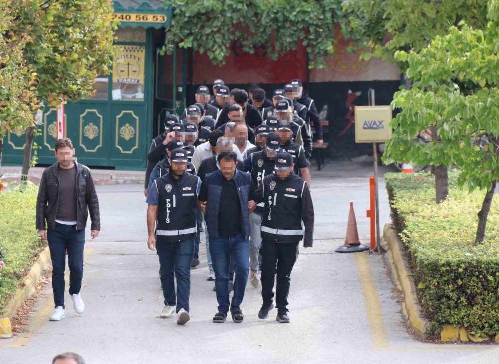 Hayvan ticareti yalanıyla tefecilik polisten kaçmadı