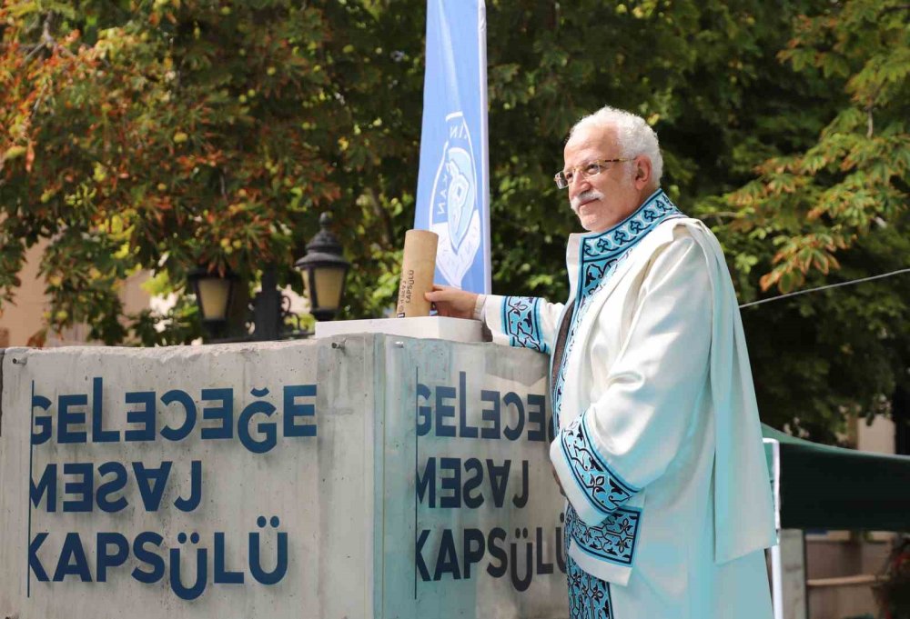 NEÜ’de Geleceğe Yolculuk: Bölüm Birincileri Mesaj Kapsüllerini 2050’ye Emanet Etti