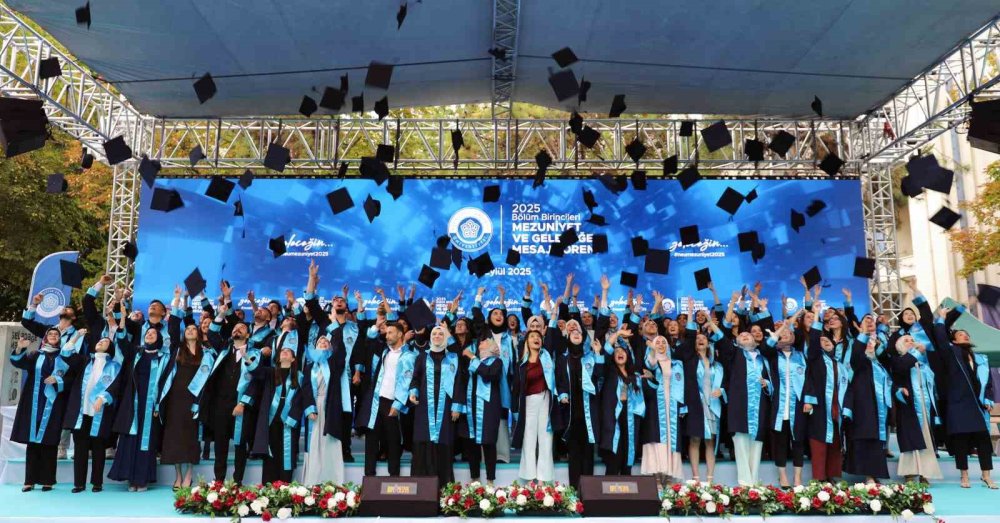 NEÜ’de Geleceğe Yolculuk: Bölüm Birincileri Mesaj Kapsüllerini 2050’ye Emanet Etti