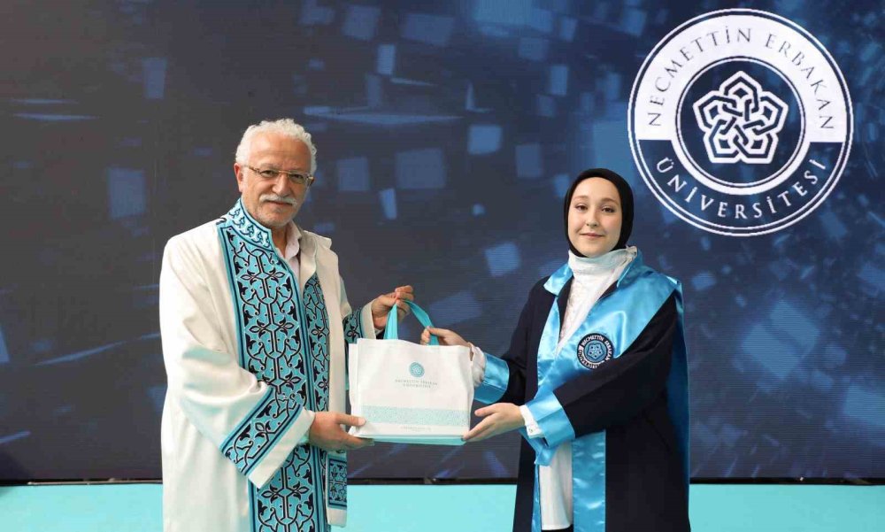 NEÜ’de Geleceğe Yolculuk: Bölüm Birincileri Mesaj Kapsüllerini 2050’ye Emanet Etti