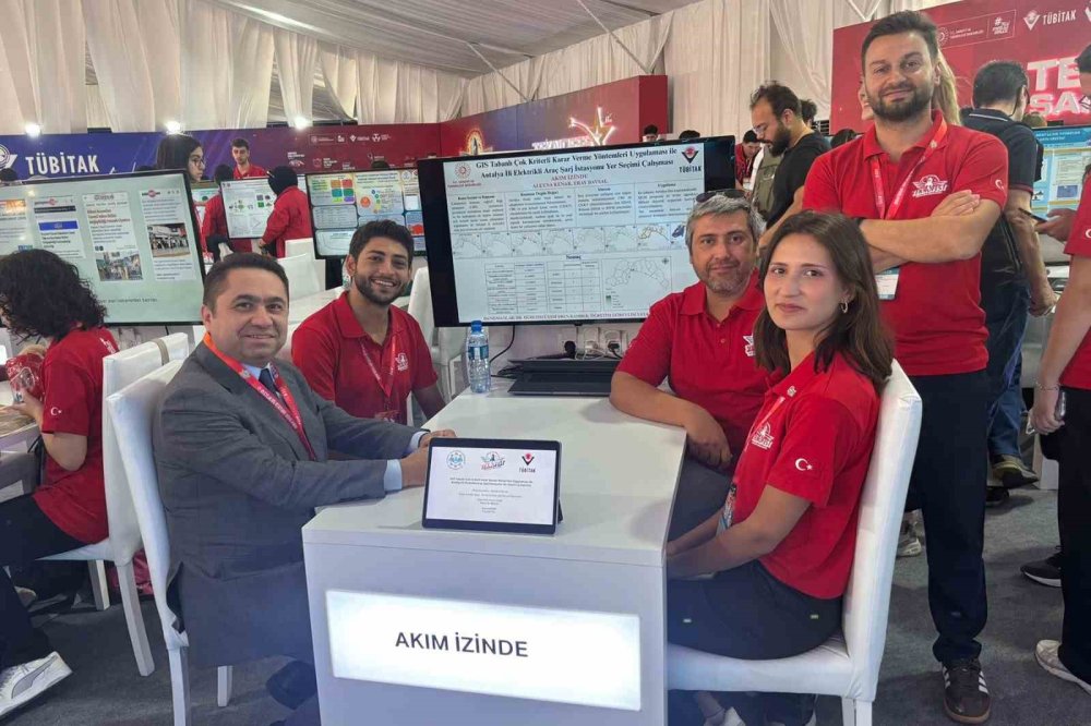 Alanya öğrencileri 'Mavi Vatan'dan Ana Vatan'a döndü