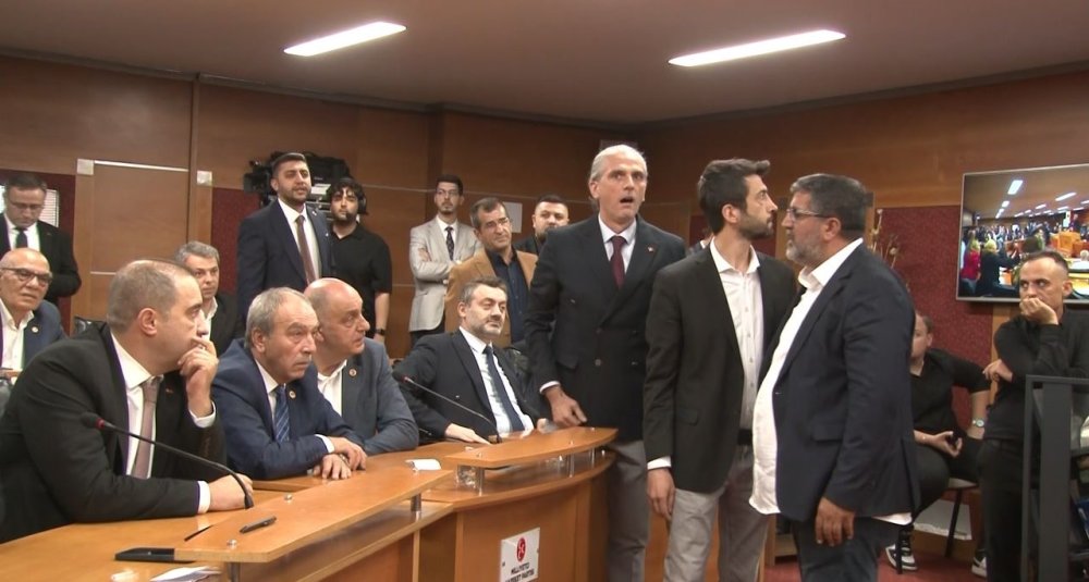 Bayrampaşa'yı yine CHP kazandı