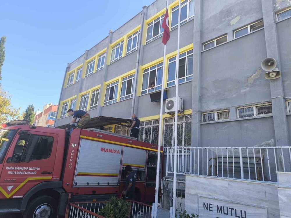 Kursa geldiler, okulda mahsur kaldılar