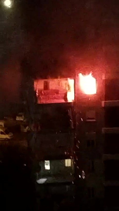 Antalya Kepez'de vatandaşı uykusundan eden yangın! Herkes sokağa çıktı