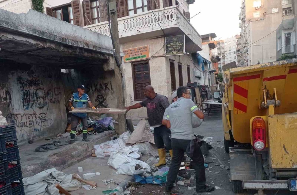 Bugüne kadar neredeydiniz? 4 mahalleden 20 kamyon atık toplandı