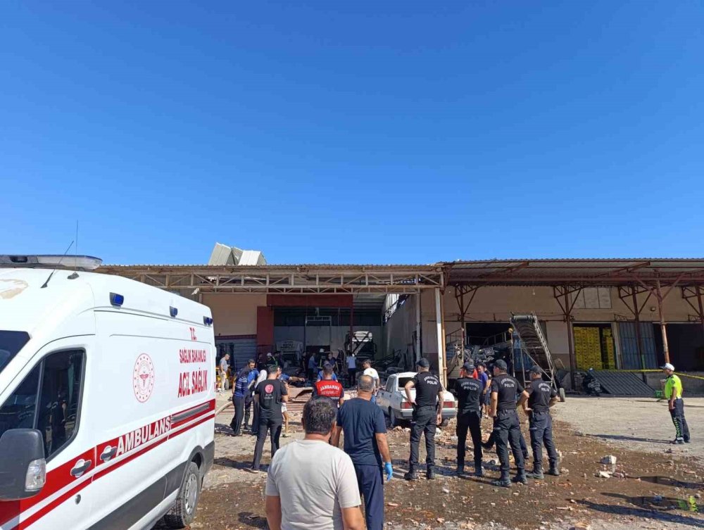 Demre Hali'ndeki Patlamada Dehşet Anları Kamerada: Bir Kişi Hayatını Kaybetti