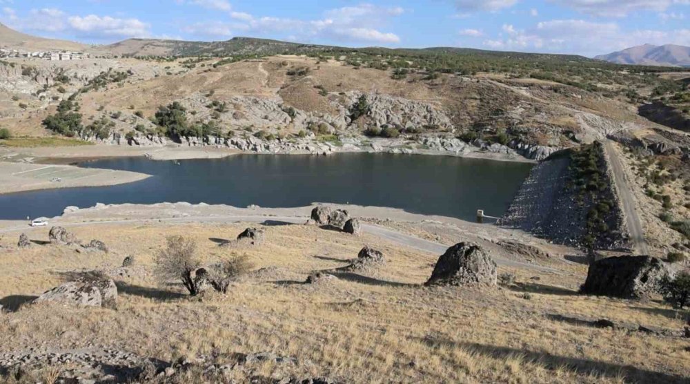 Güzelyurt Göleti’nde Su Seviyesi Alarm Veriyor: Su Miktarının Dörtte Üçü Tükendi