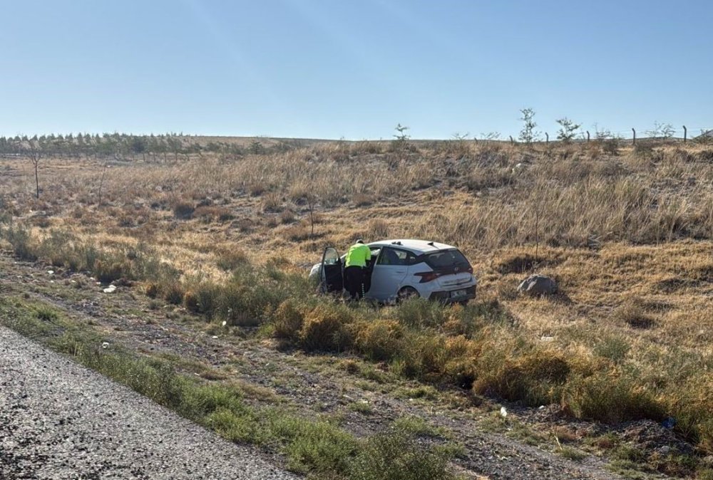 Karapınar’da trafik kazası: Yoldan çıkıp şarampole indi