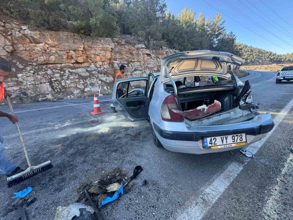 Konyalı aile Antalya'da kaza yaptı