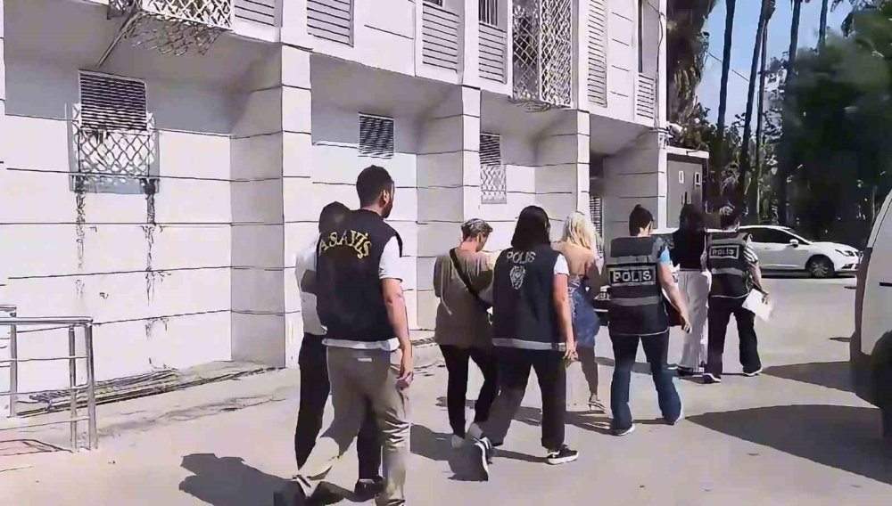 Kuyumcuları bile sahte altınla dolandırdılar