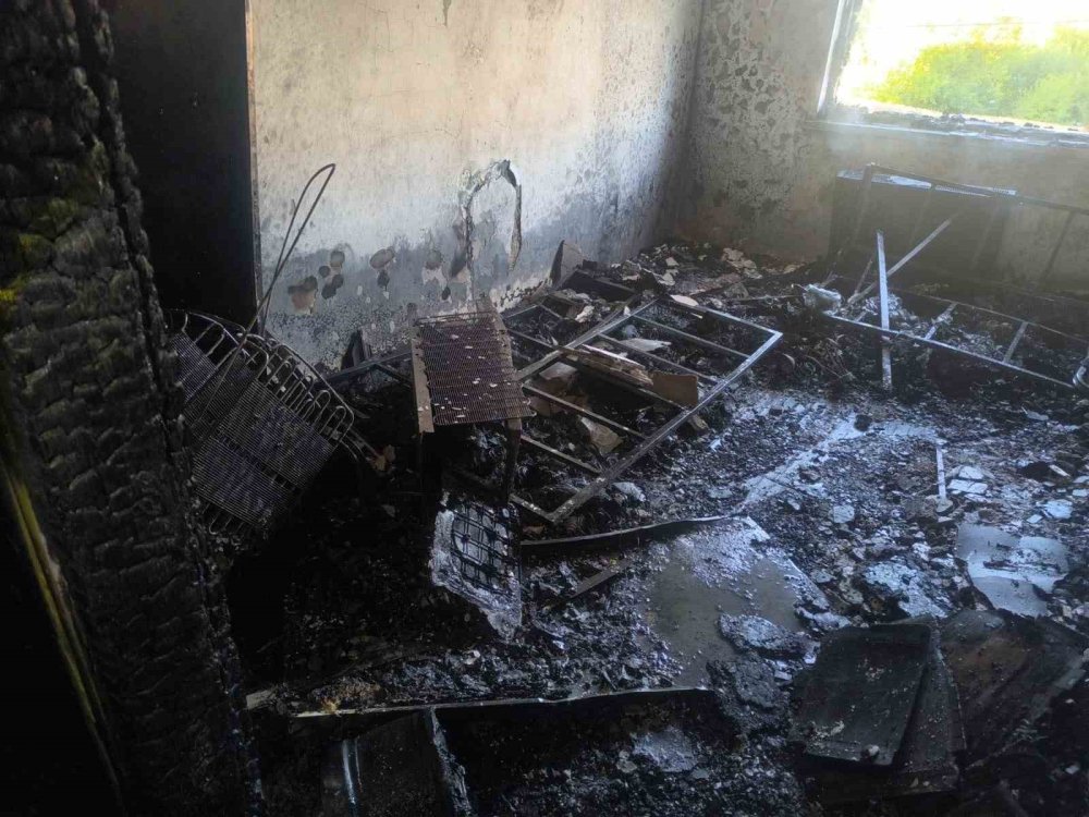 Yangında panikle balkondan atladı, hayatını kaybetti