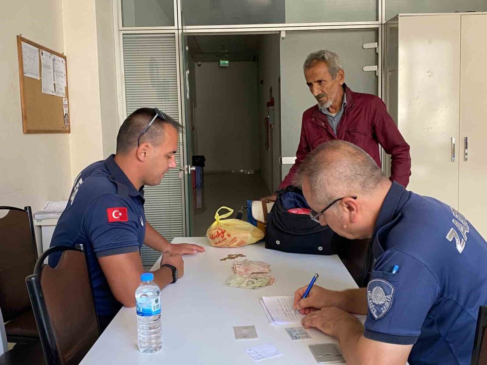 Yarım saate 270 lira topladı, zabıta bile şaşırdı