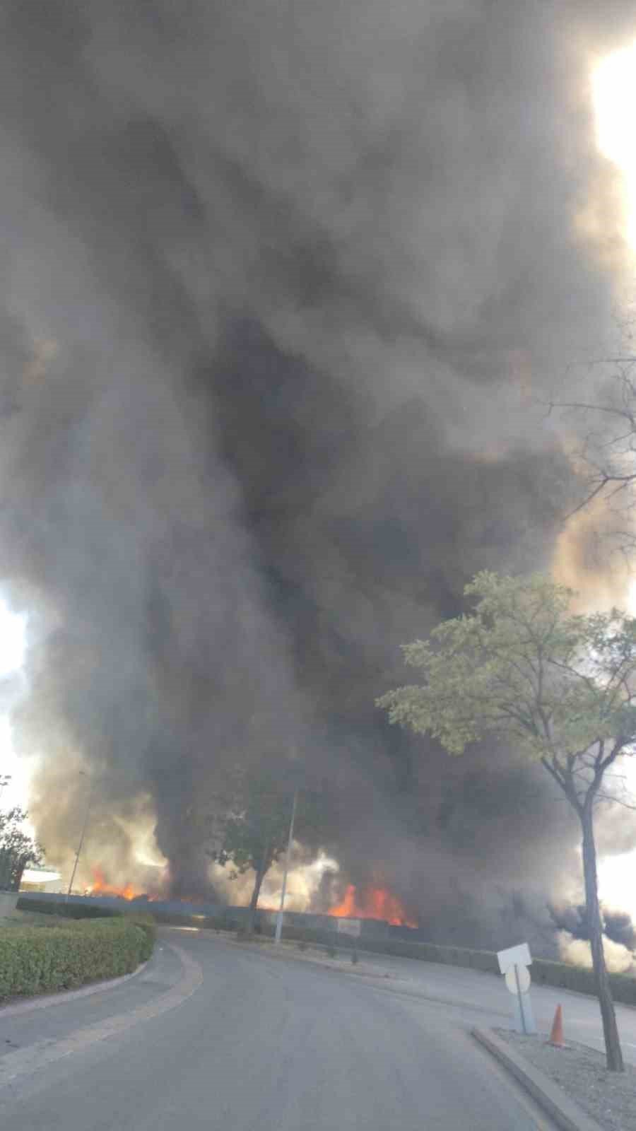 Ankara’da büyük yangın! Geri dönüşüm fabrikası alev alev