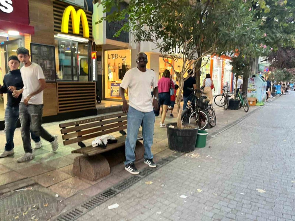 Eskişehir'de “Osimhen Bankı” ilgi odağı oldu: Kamerunlu Youssouf’tan turizm vurgusu