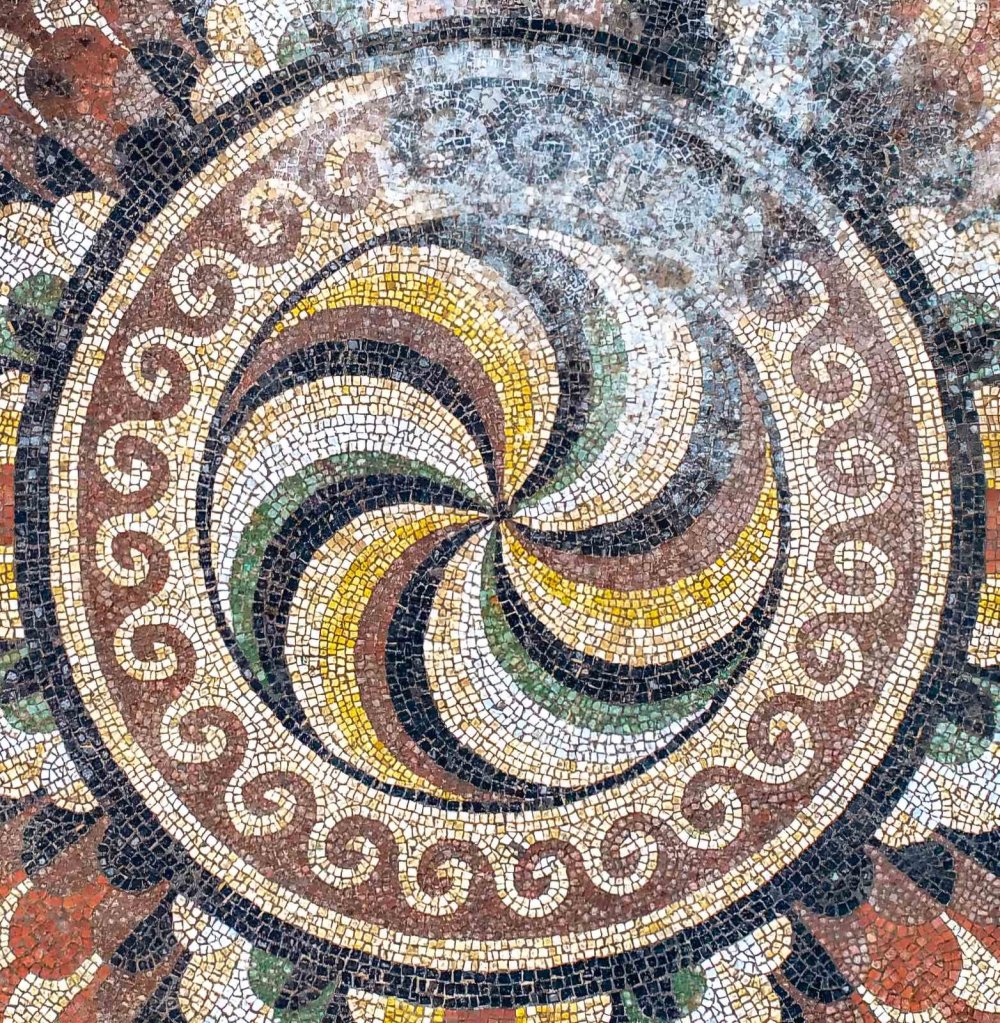 İncesu'da Tarih Gün Yüzüne Çıkıyor: 600 Metrekarelik Mozaik Alan Ortaya Çıktı