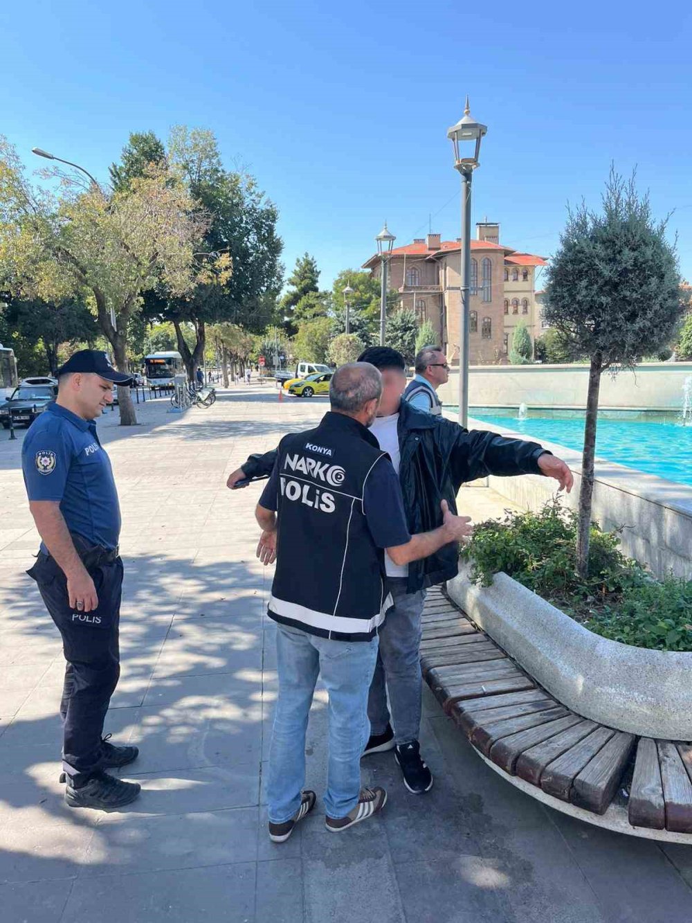 Konya'da 108 Okulda Eş Zamanlı Denetim: 933 Şahıs Sorgulandı