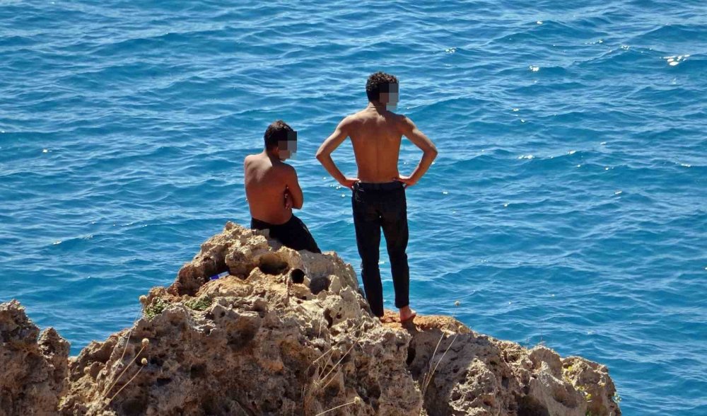 Polis ‘atlarsan karakola götürürüm’ deyince atlamaktan vazgeçti