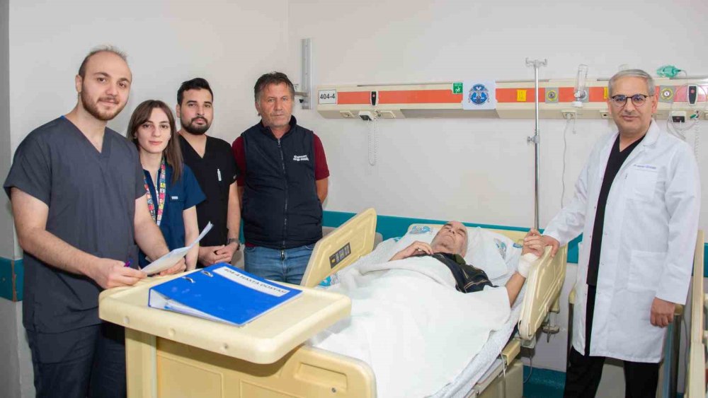 Şah damarları tıkalıydı, Selçuk Tıp'ta sağlığına kavuştu