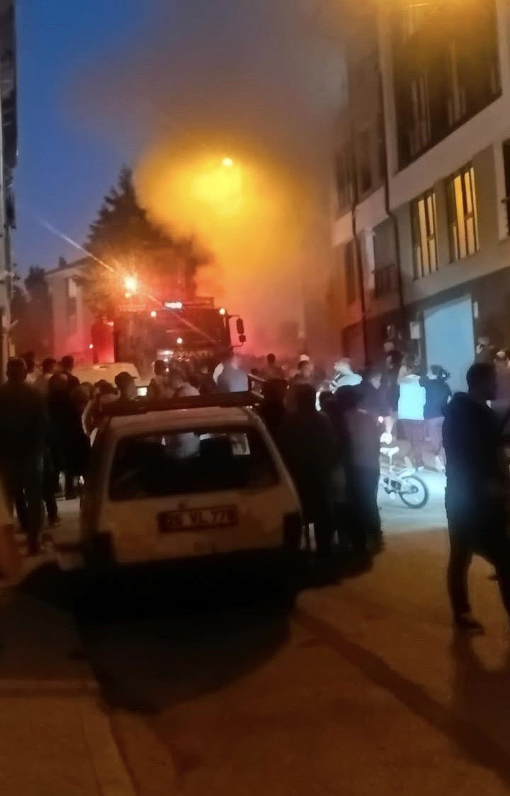 Sürücüler Sokak'ta panik anları! Herkes sokağa döküldü o görüntülü arama yaptı