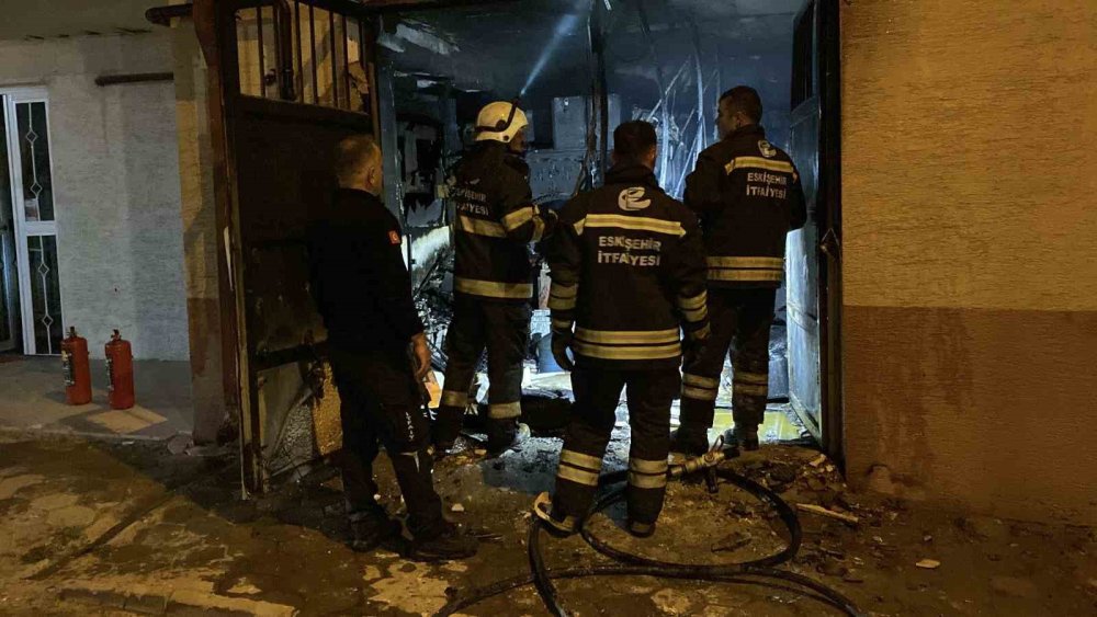 Sürücüler Sokak'ta panik anları! Herkes sokağa döküldü o görüntülü arama yaptı