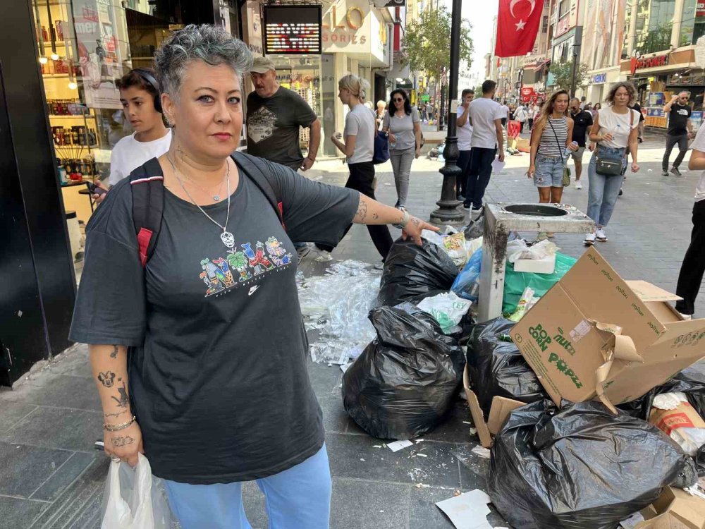 İzmirlilerin çöple imtihanı: Başkan Ünsal'a istifa çağrısı